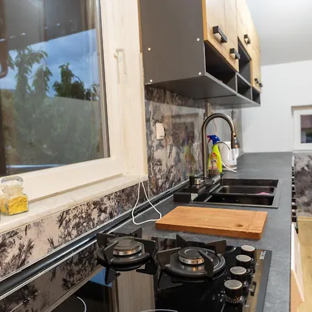 Lejla 2 ترافنيك